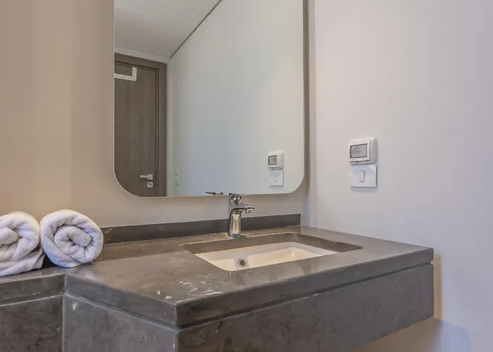 Private Rooftop Pool 3br In Ancient Hill *