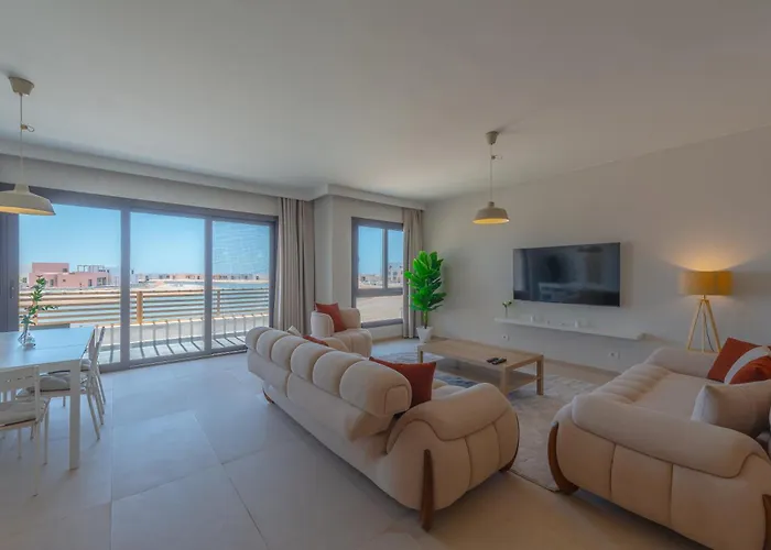 Private Rooftop Pool 3br In Ancient Hill *